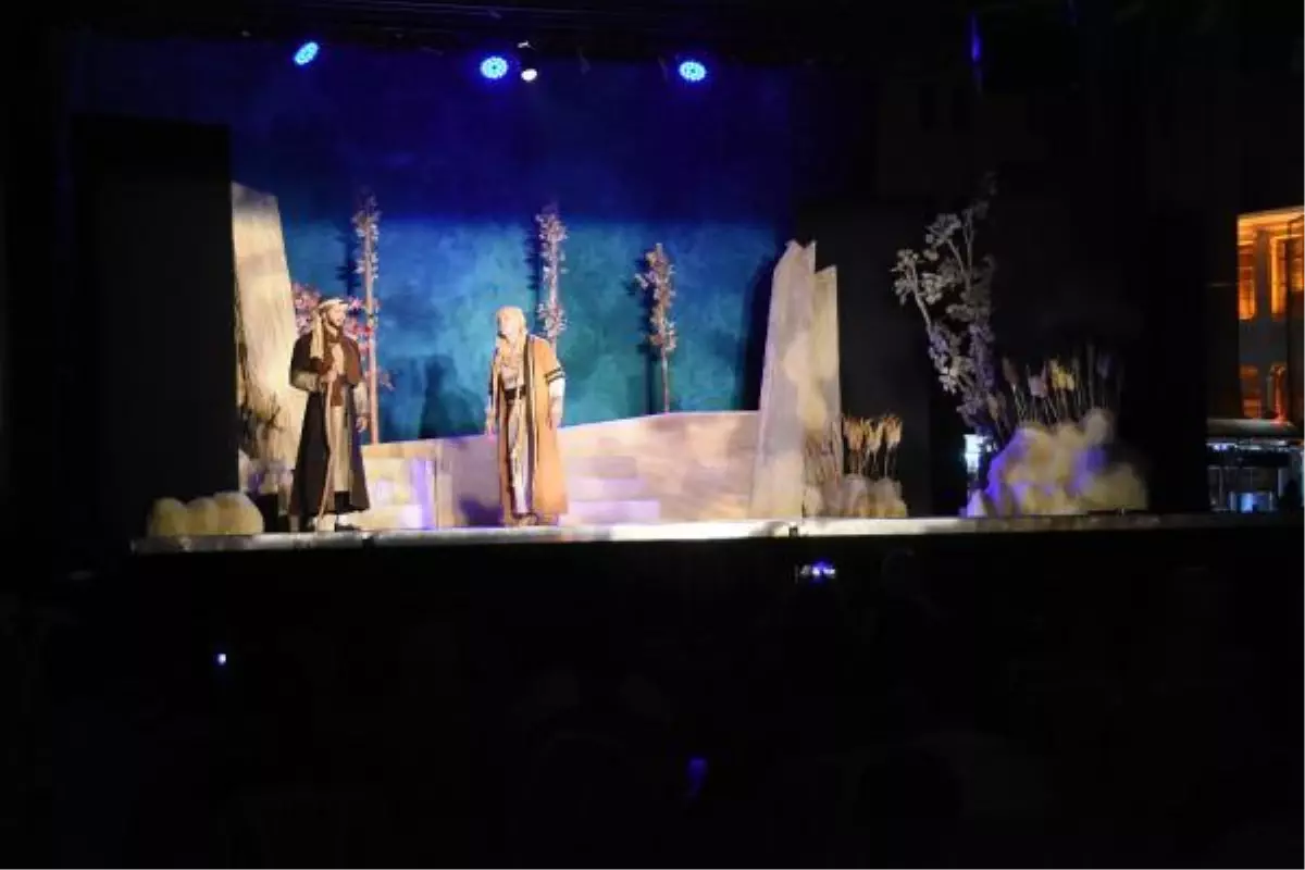 YUNUS'LA YÜRÜRKEN? TİYATROSU ESKİŞEHİRLİ İZLEYİCİLERLE BULUŞTU