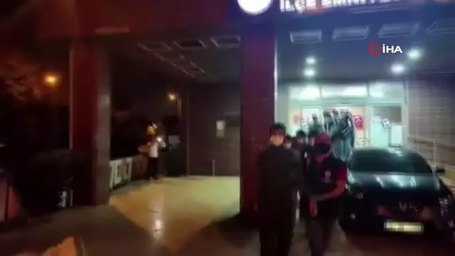 Zeytinburnu'nda askeri kamuflajlı 9 kaçak göçmen yakalandı
