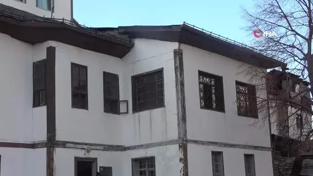 200 yıldır ayakta duran tescilli yapı 'Ali Şeker Evi' vakte meydan okuyor