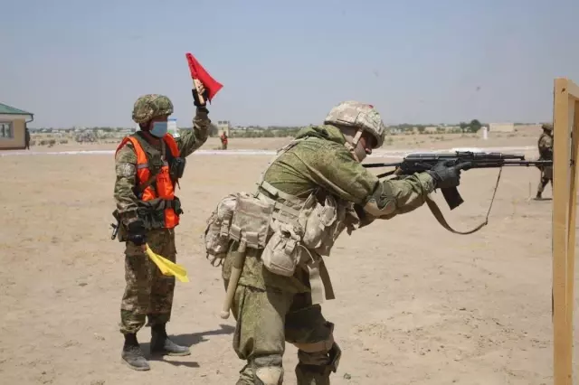 Afganistan sınırı yakınında başlayan Özbekistan-Rusya ortak askeri tatbikatı sürüyor