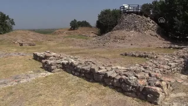 ÇANAKKALE - Troya'da 150 yıl sonra Schliemann'ın tahribatları giderilmeye çalışılıyor