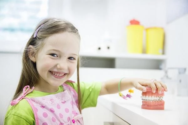 Çocuklar en geç 1 yaşında diş hekimi ile tanışmalı