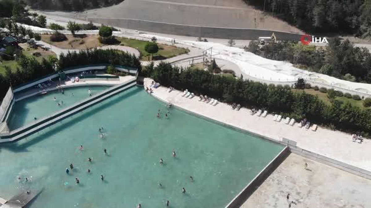 Denize gidemeyenler 'Bolu'nun Pamukkalesi' Akkayalar'da serinliyor