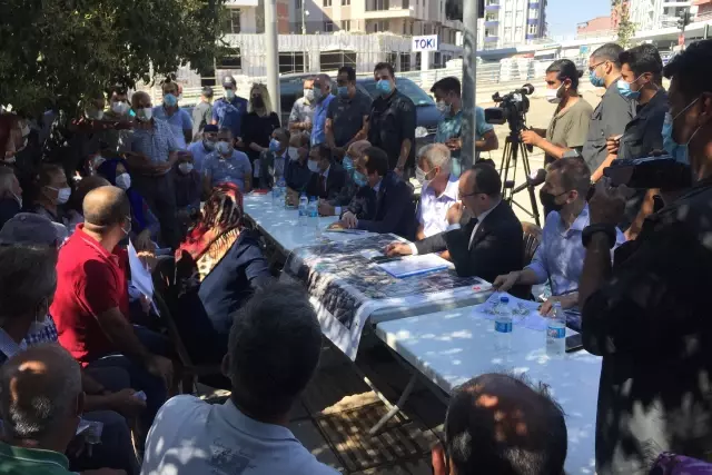Vali Yırık, TOKİ'den konut sahibi olan depremzedelerle görüştü