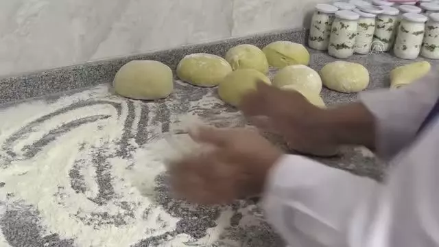 ESKİŞEHİR - Kırsal mahallede kooperatif kuran kadınların ürettiği ürünler yurt dışında alıcı buluyor