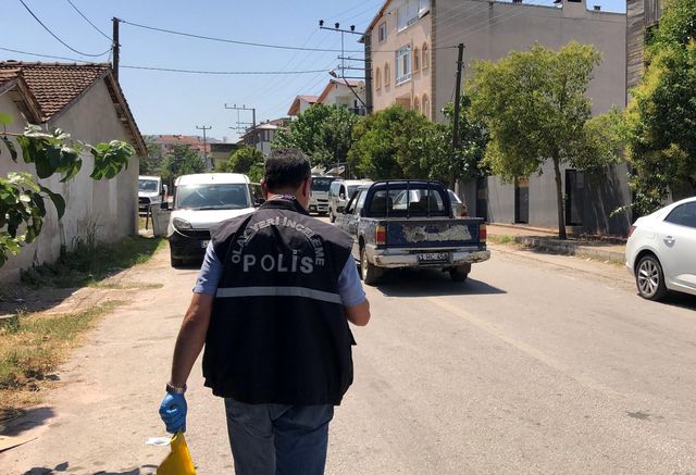 evinin calan kapisini acti silahla vuruldu 5 14311242 o