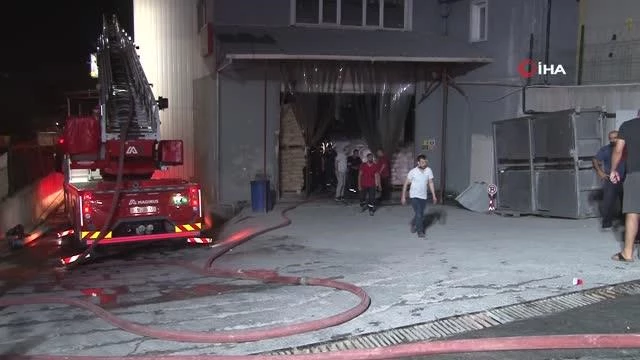 Son dakika haberi | Hadımköy'deki ambalaj fabrikasında çıkan yangın paniğe sebep oldu
