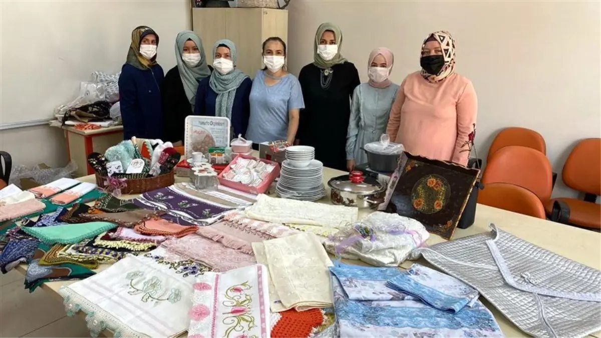 Pursaklar Belediyesi Hanım Evleri Gamze�nin Çeyizini Nakış Nakış