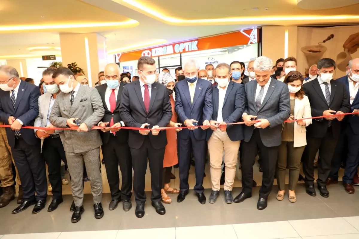 Sayın Valimiz, Fotoğraf Sergisinin Açılışını Yaptı