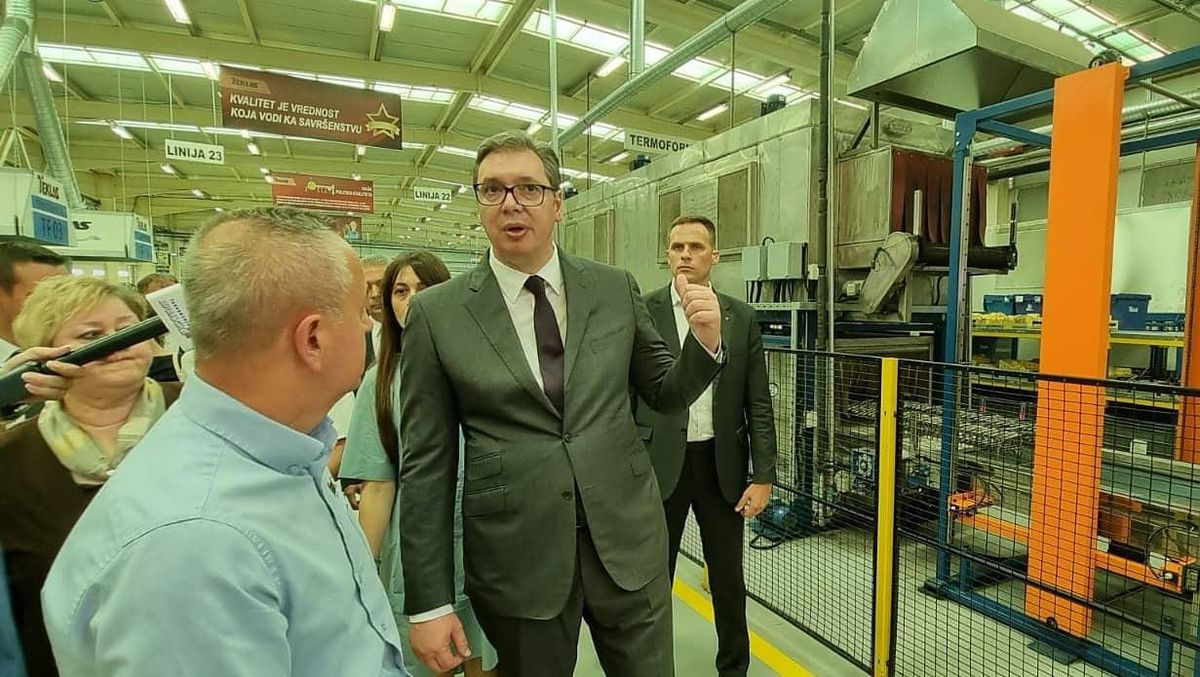 Son dakika haberleri: Sırbistan Cumhurbaşkanı Vucic, Türk firması Teklas'ın Vladicin Han'daki fabrikasını ziyaret etti