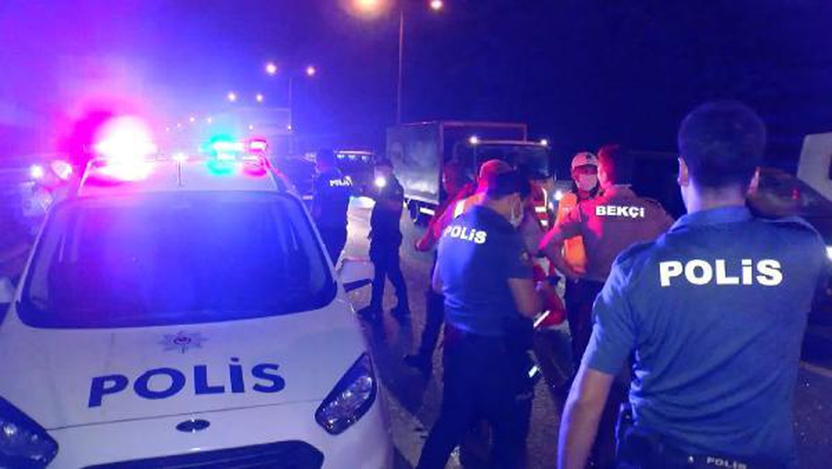 TEM Otoyolu'nda minibüs ile otomobil çarpıştı: 3'ü çocuk, 7 yaralı - Vimarsana News