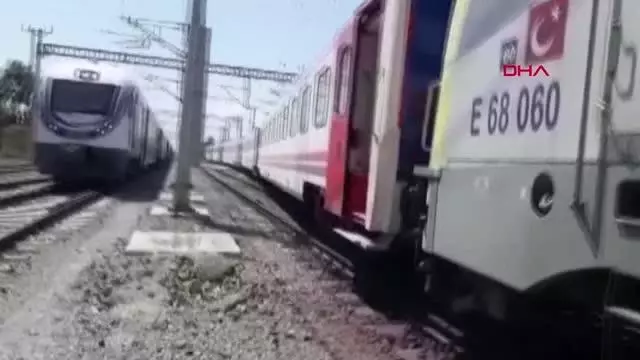 TREN KARŞIT MAKASA GİRDİ; YOLCULAR TAHLİYE EDİLDİ