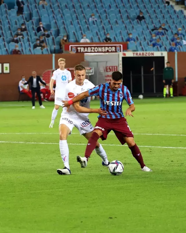 UEFA Avrupa Konferans Ligi 3. eleme turu ilk maçında Trabzonspor, sahasında Norveç'in Molde takımıyla 3-3 berabere kaldı.