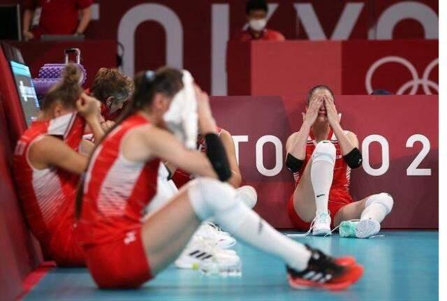 Üzmeyin kendinizi! Bayan Voleybol Grubumuz, 2020 Tokyo'yu tarihimizin en uygun derecesiyle kapattı