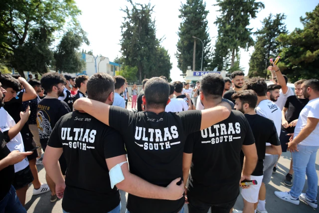 Beşiktaş kafilesi hazırlık maçı için Adana'da