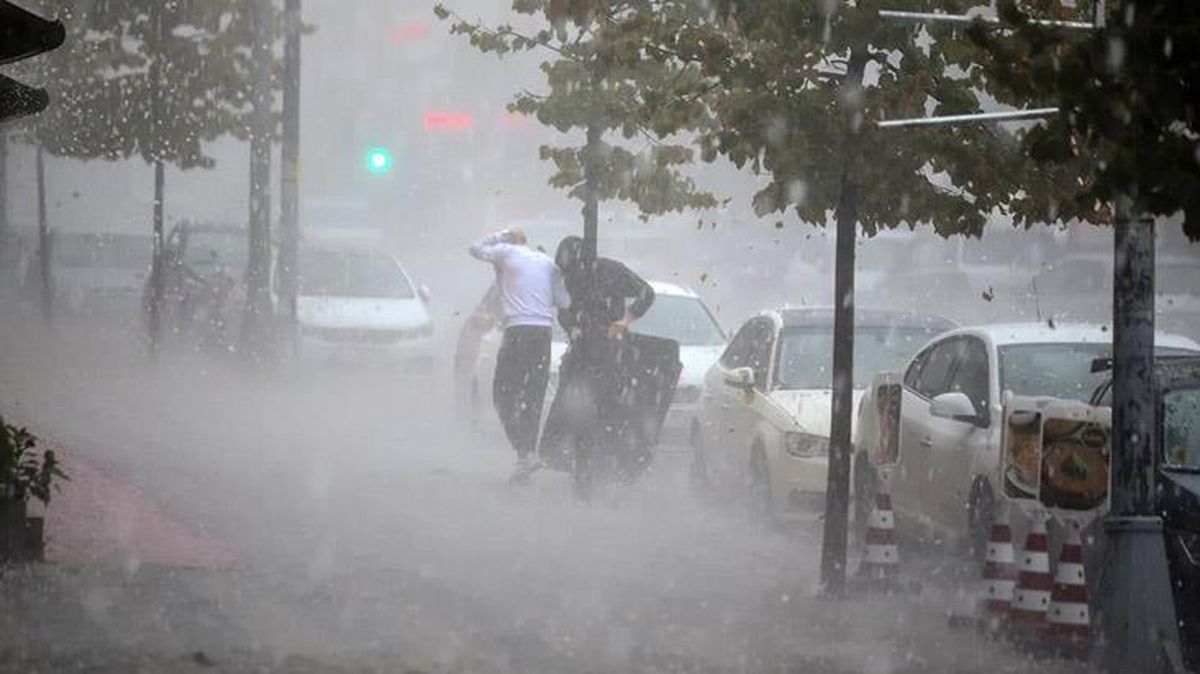 Meteoroloji ve İstanbul Valiliği'nden sel ve dolu uyarısı: Yarına dikkat!