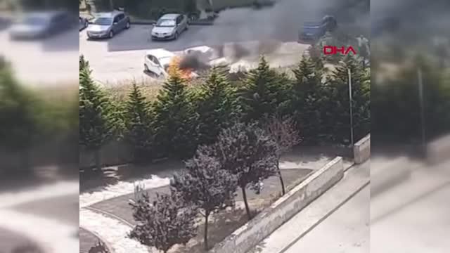 park halindeki otomobil alev alev yandi 14313909 o