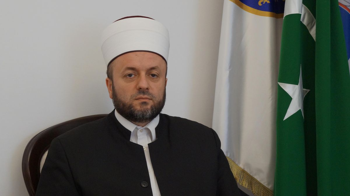 Sırbistan'ın Sancak bölgesindeki camilerde Türkiye'deki orman yangınlarından etkilenenler için yardım toplandı