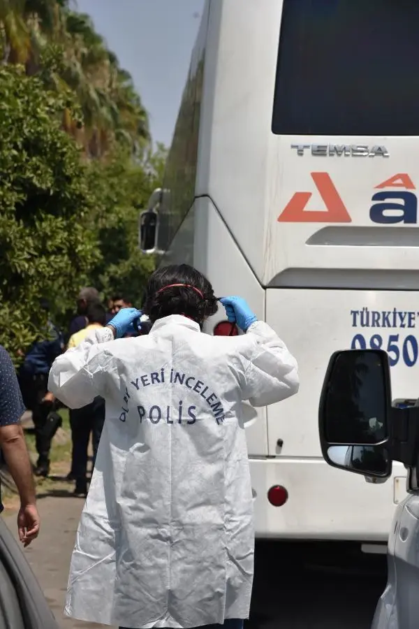 Yolcu otobüsü sürücüsü, dinlenmek için girdiği bagajda meyyit bulundu