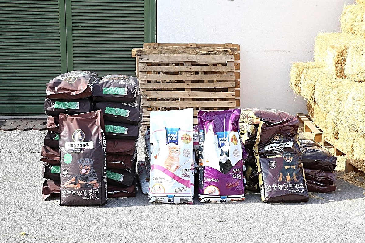 Kayseri Büyükşehir Belediyesinden yangın bölgesine yem ve mama desteği - Vimarsana News
