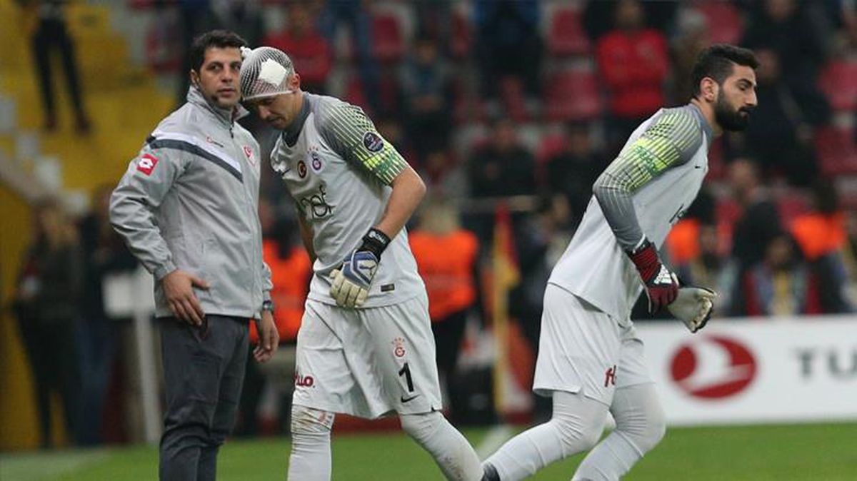 Galatasaray'ın kalesinde alarm! St. Johnstone maçında mecburen İsmail Çipe oynayacak