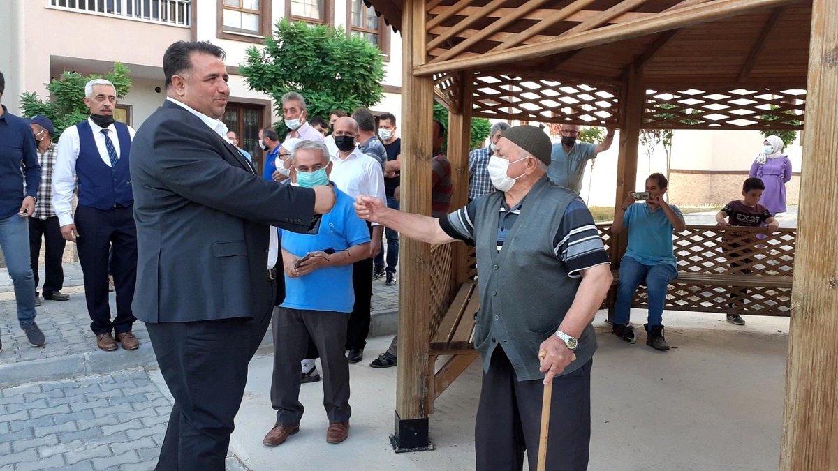 Son Dakika | TOKİ sakinlerinin aidat problemi için devreye giren AK Partili Kaya: 'Bakan beyle görüştükten sonra gerekirse kanun değişikliği yapılır'