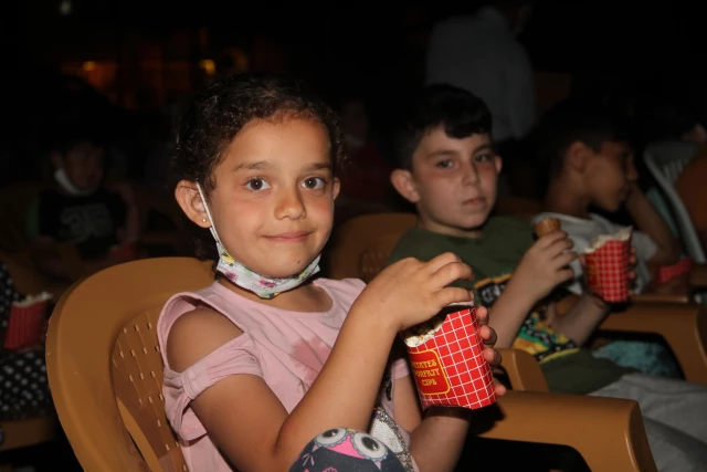 Son dakika haberleri... Yağlıdere'de çocuklar için açık hava sineması aktifliği düzenlendi