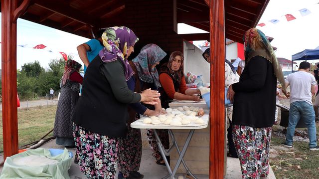 yillarca atil olan okul kadinlarin fabrikasi 2 14316271 o