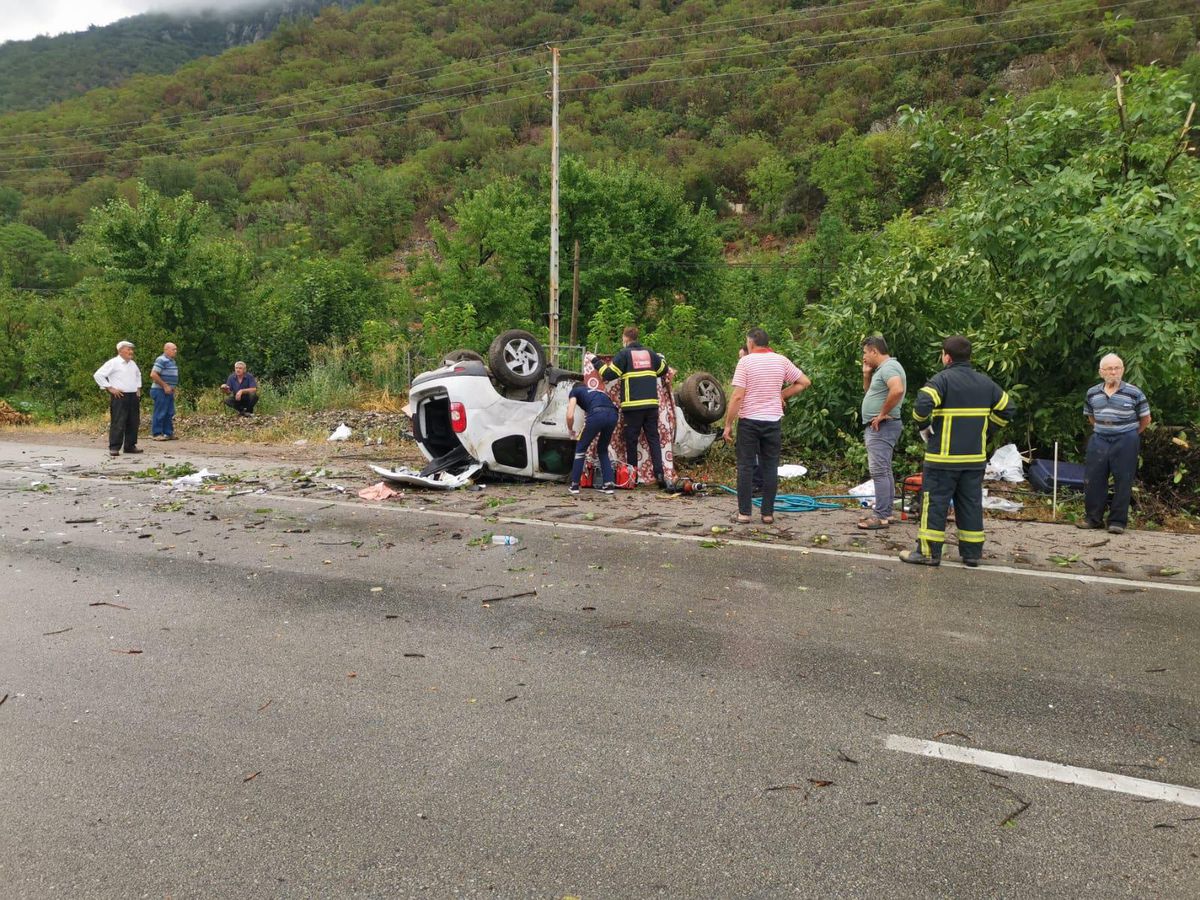 Son dakika haberi: Otomobil devrildi: 1 ölü, 1 yaralı