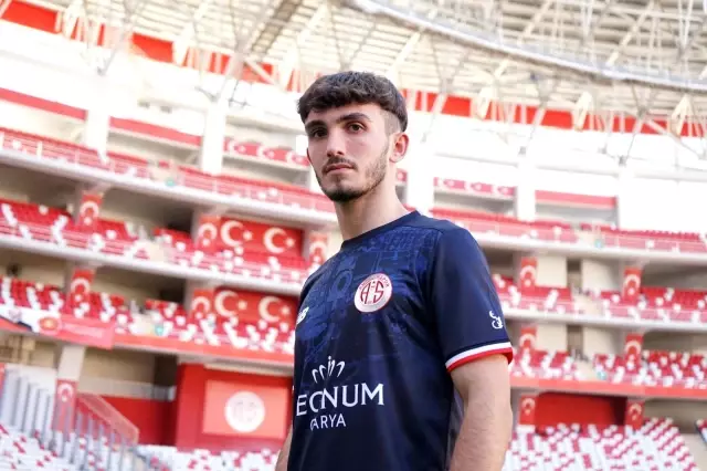 SPOR Antalyaspor'da yeni sezon formaları tanıtıldı