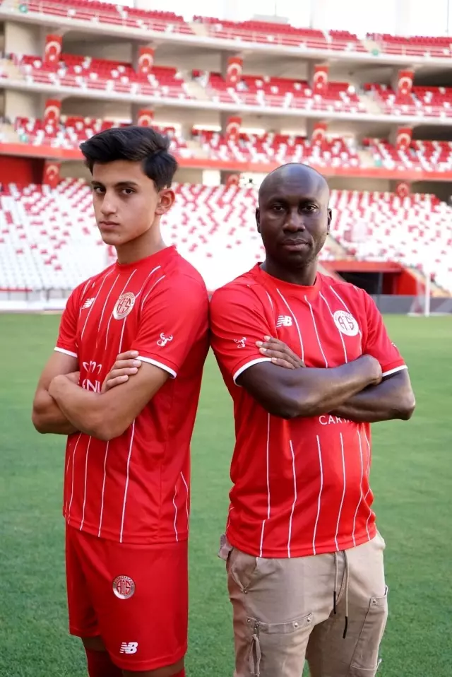 SPOR Antalyaspor'da yeni sezon formaları tanıtıldı