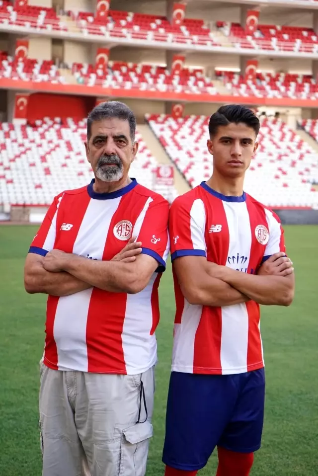 SPOR Antalyaspor'da yeni sezon formaları tanıtıldı