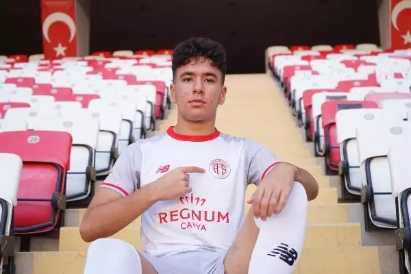 SPOR Antalyaspor'da yeni sezon formaları tanıtıldı