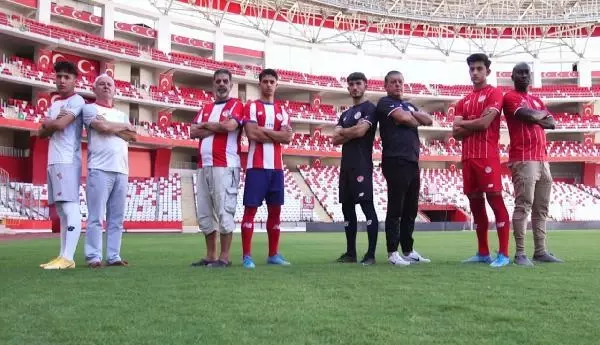 SPOR Antalyaspor'da yeni sezon formaları tanıtıldı