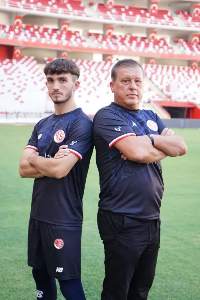 SPOR Antalyaspor'da yeni sezon formaları tanıtıldı