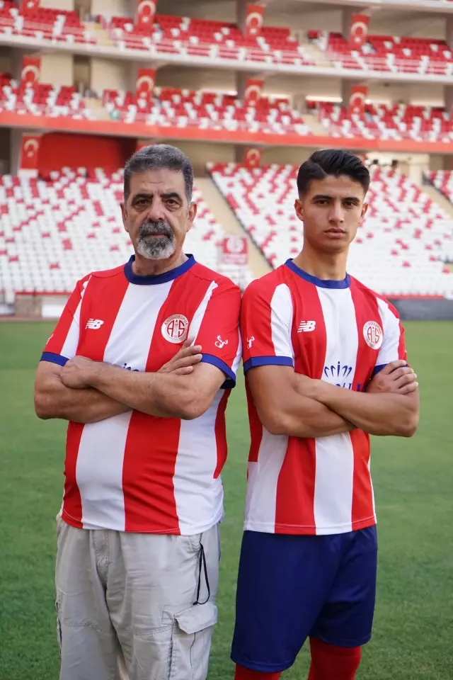 SPOR Antalyaspor'da yeni sezon formaları tanıtıldı