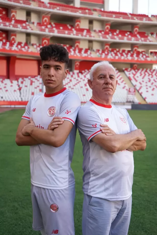 SPOR Antalyaspor'da yeni sezon formaları tanıtıldı