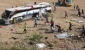 Balıkesir'de 15 kişinin öldüğü otobüs kazasında korkunç detay! İlk incelemede 40 metrelik fren izine rastlandı Balıkesir'de 15 kişinin öldüğü otobüs kazasında korkunç detay! İlk incelemede 40 metrelik fren izine rastlandı