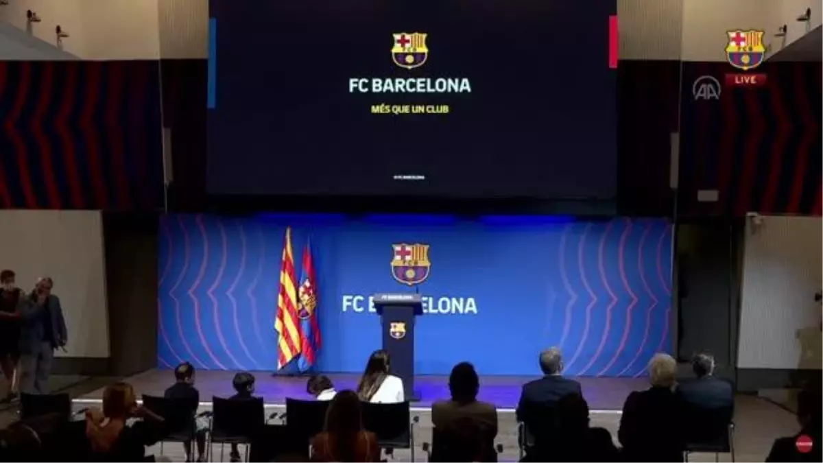 Son dakika haberi... BARSELONA - Messi, Barcelona'ya gözyaşlarıyla veda etti