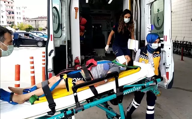 Bisikletiyle yola çıkan çocuğa otomobil çarptı