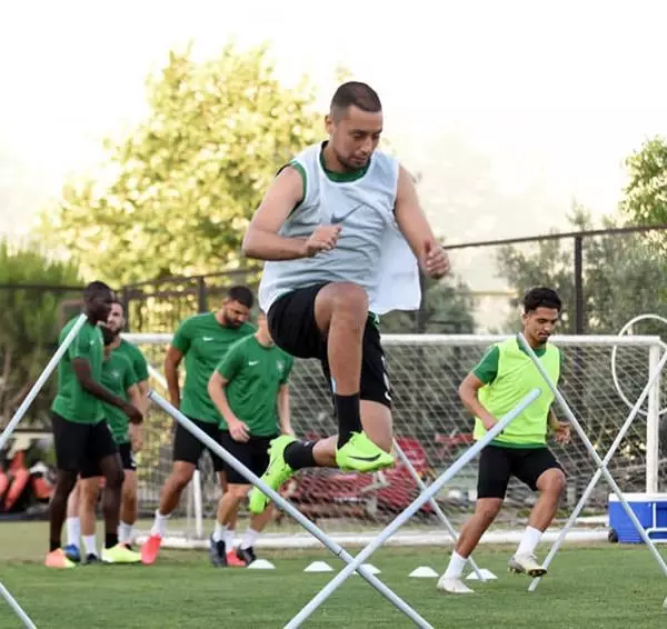 Denizlispor'da orta alana birinci aday Aissati