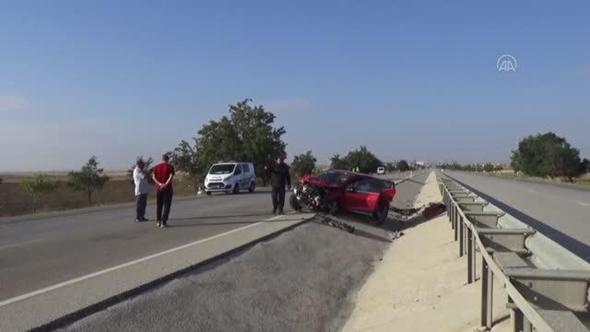 İki otomobilin çarpışması sonucu 4 kişi yaralandı