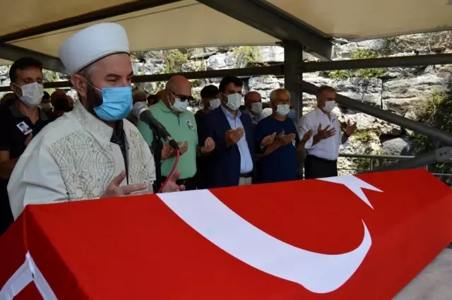 Son dakika... Kıbrıs Gazisi askeri törenle ebediyete uğurlandı