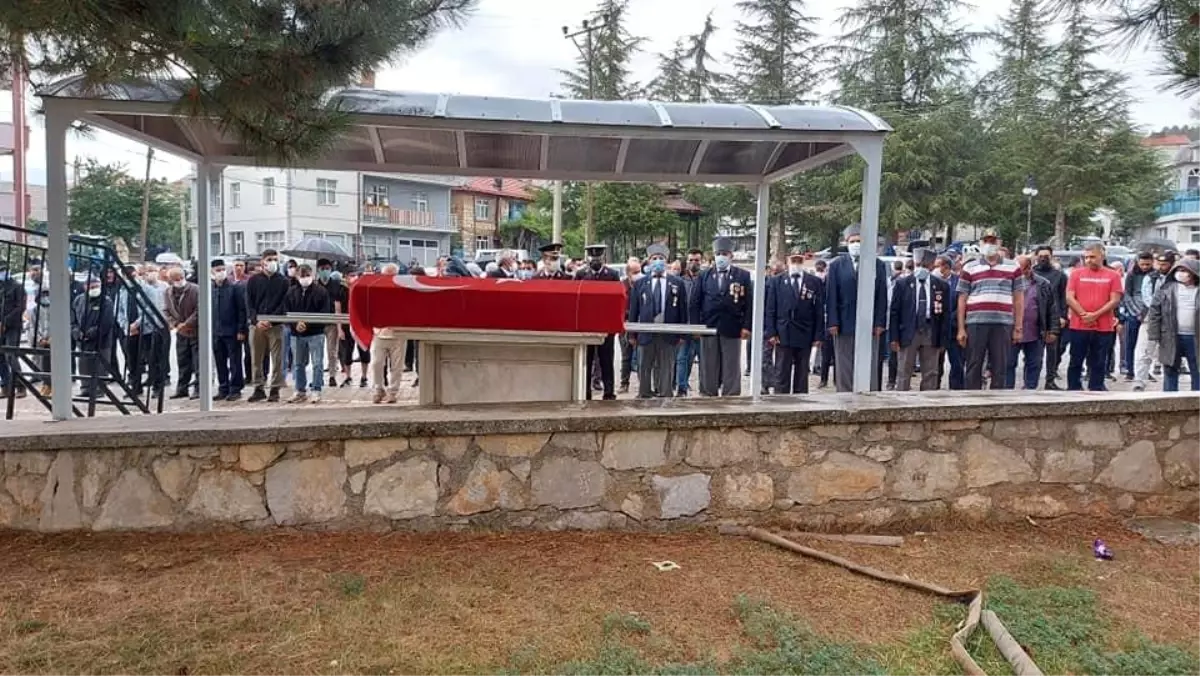 Derebucak'ta Kıbrıs gazisi son yolculuğuna uğurlandı