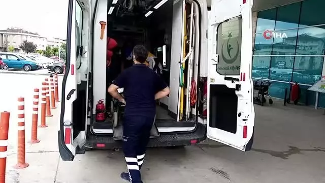 Bisikletiyle yola çıkan çocuğa otomobil çarptı