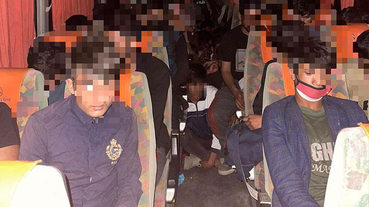 Polis ekipleri şüphelenince durdurdu! İstanbul'un yanı başında 68 Afgan göçmen yakalandı