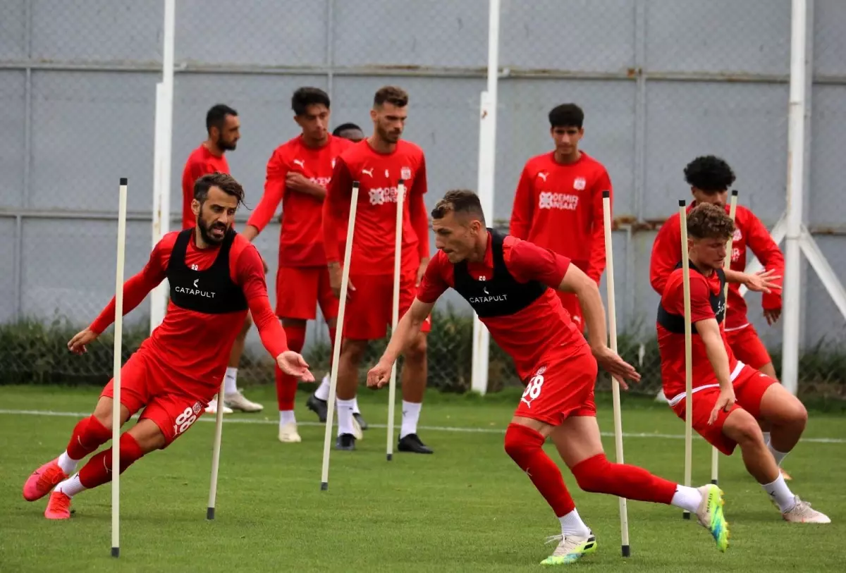 Sivasspor'da Dinamo Batumi mesaisi sürüyor