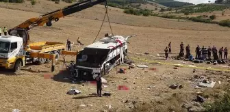 Son Dakika: Balıkesir'deki yolcu otobüsü kazasında bilanço ağırlaşıyor! Hayatını kaybedenlerin sayısı 15'e yükseldi