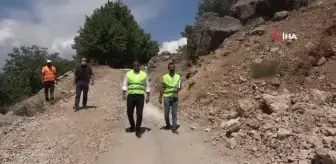 Mehmet Güder: Tunceli'nin dikkat çeken kaya konutları 'İn delikleri' için ilk adım atıldı Mehmet Güder: Tunceli'nin dikkat çeken kaya konutları 'İn delikleri' için ilk adım atıldı