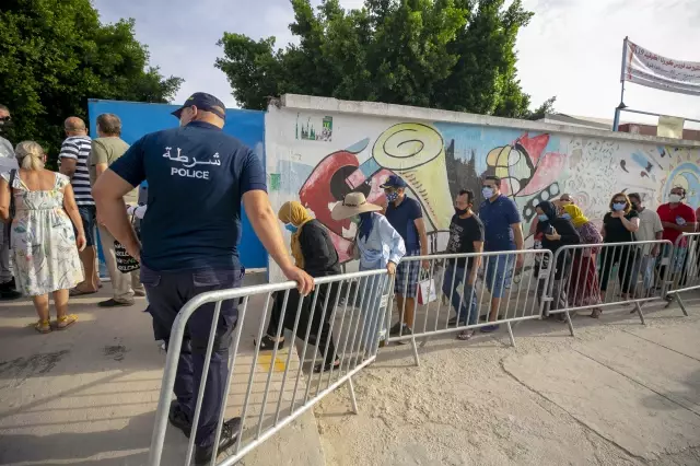 Tunus'ta Kovid-19 Ulusal Aşı Günü ne halktan büyük ilgi